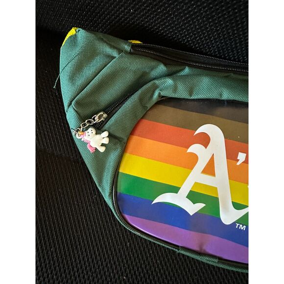 MLB Oakland As Unicorn Zipper Fanny Pack SGA 2019 Pride Night - Picture 2 of 3